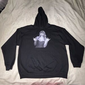Taylor Swift’s Up Yours Black Hoodie Size XL